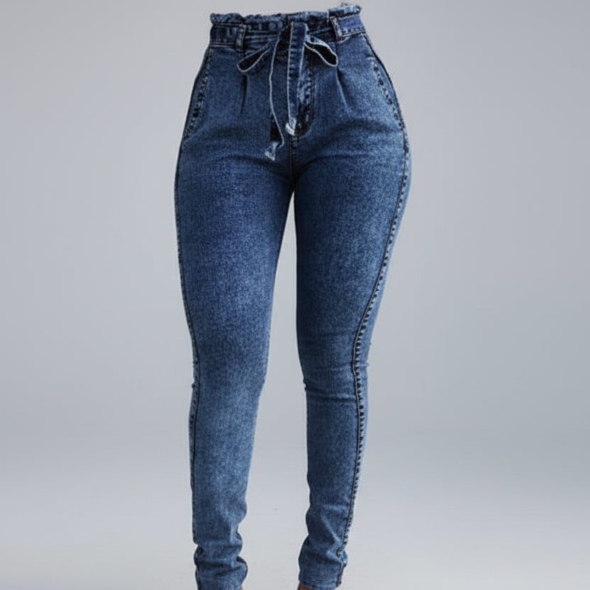 Outfit casual con jeans skinny de flecos para mujer