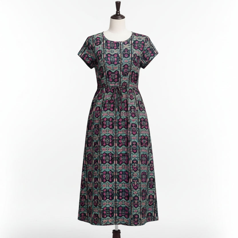 Vista frontal de vestido casual de algodón y lino para mujer